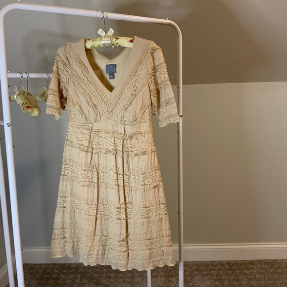 Women’s Short Sleeve Dress - Picture 1 of 3
